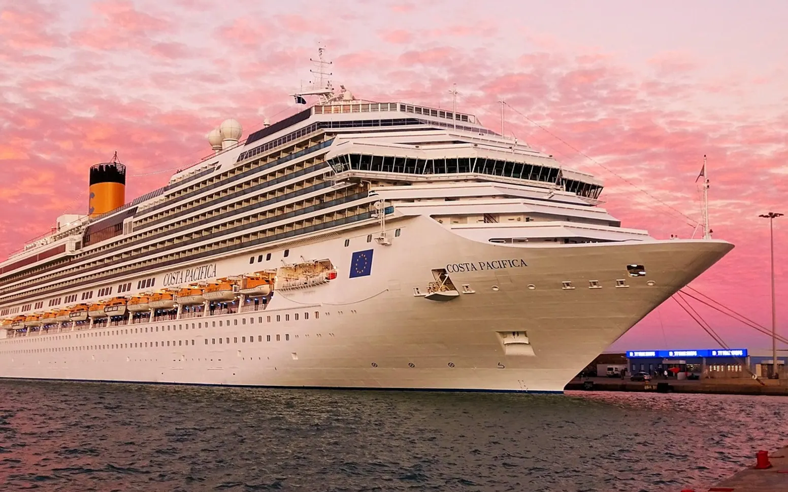 Sea, cruise and to travel