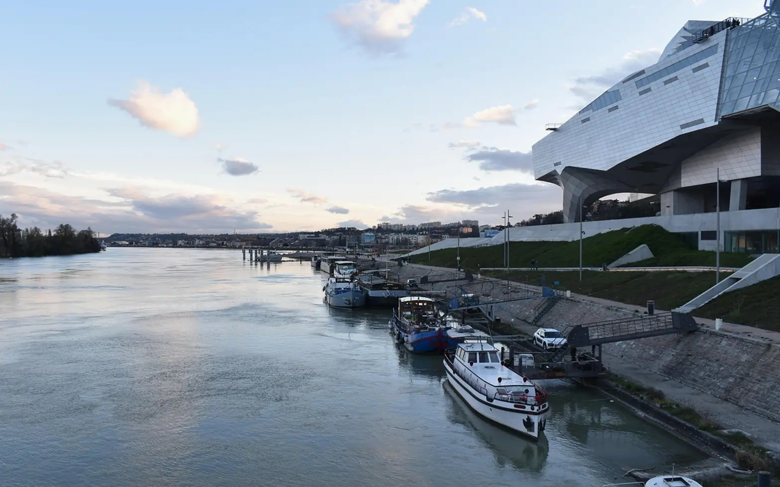 Confluence, rhone and barge