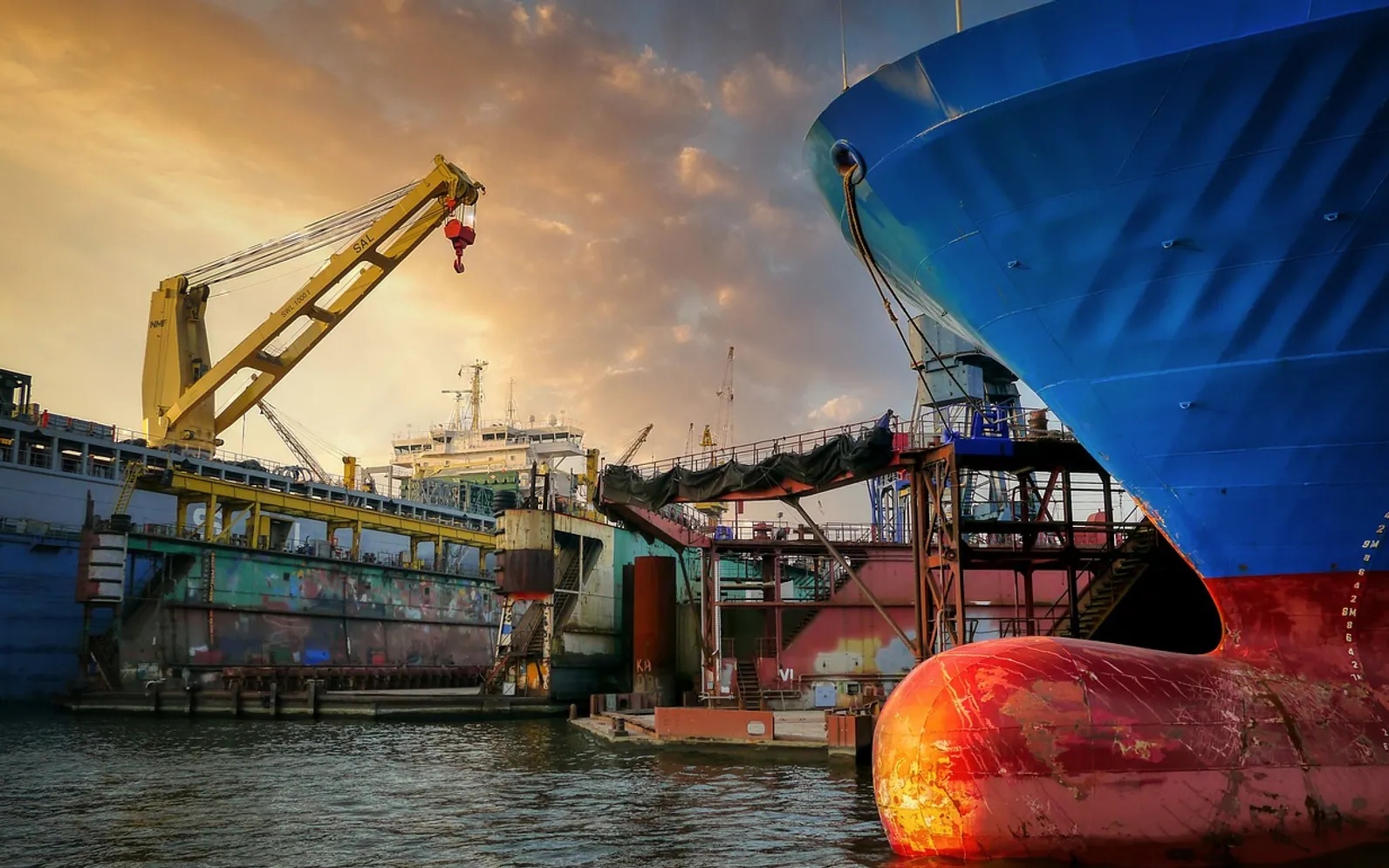 Port, crane and container ship